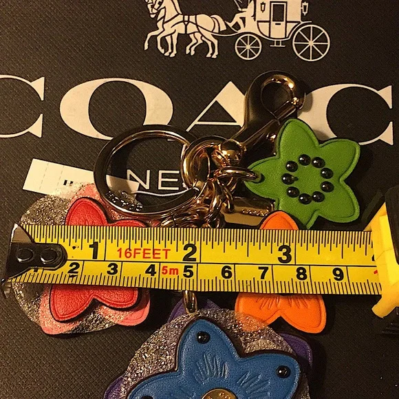 COACH - WILDFLOWER CLUSTER BAG CHARM IN COLORBLOCK - Picture 8 of 12
